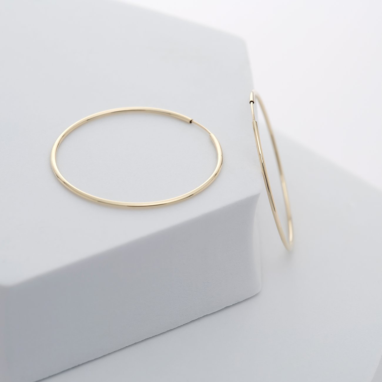 Diamant-Creolen aus Weißgold